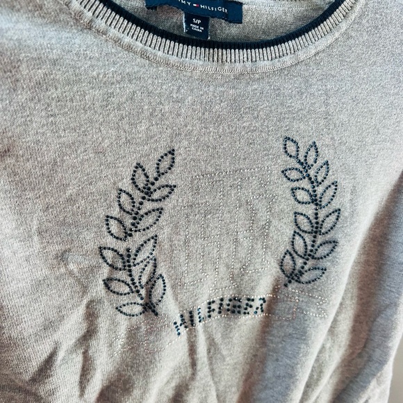 Tommy Hilfiger Gray Crewneck Sweater with Embroidered Logo - Picture 5 of 5